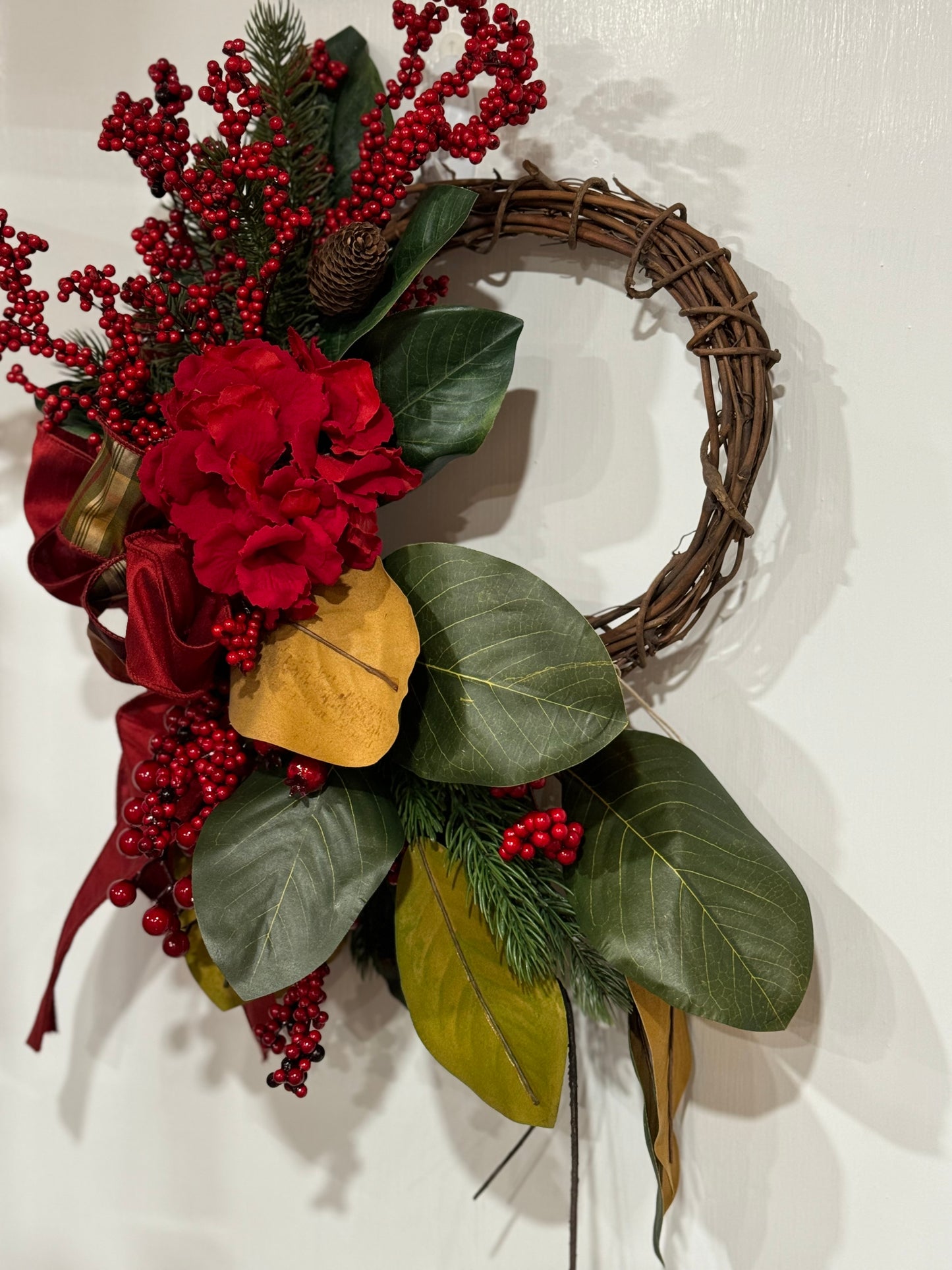 Medium Christmas Hydrangea and Magnolia Leaf wreath
