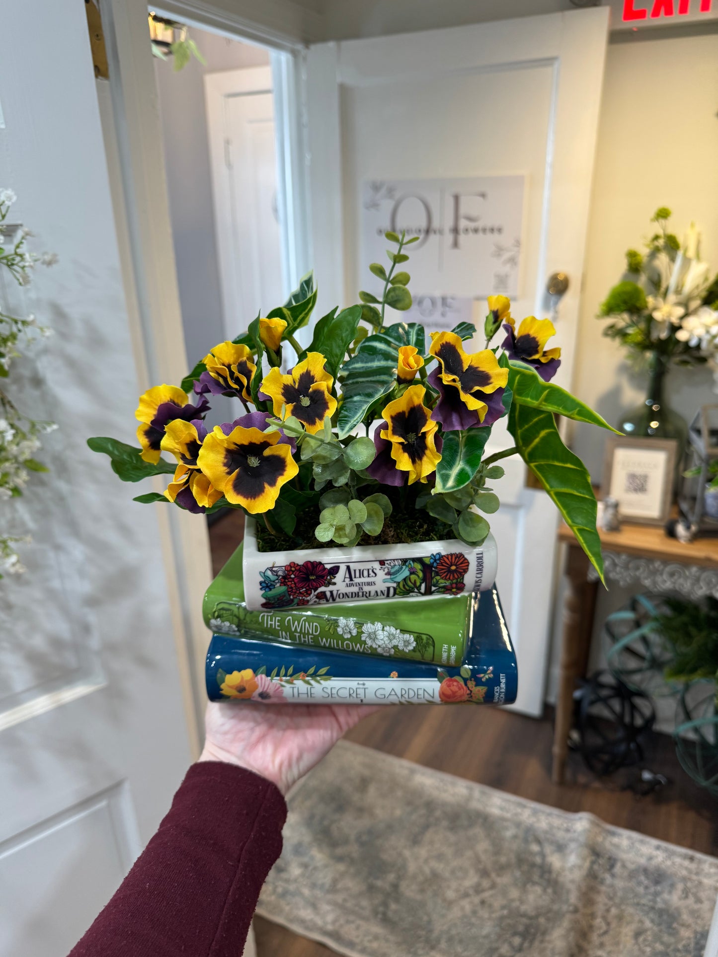 Book Vase Arrangements