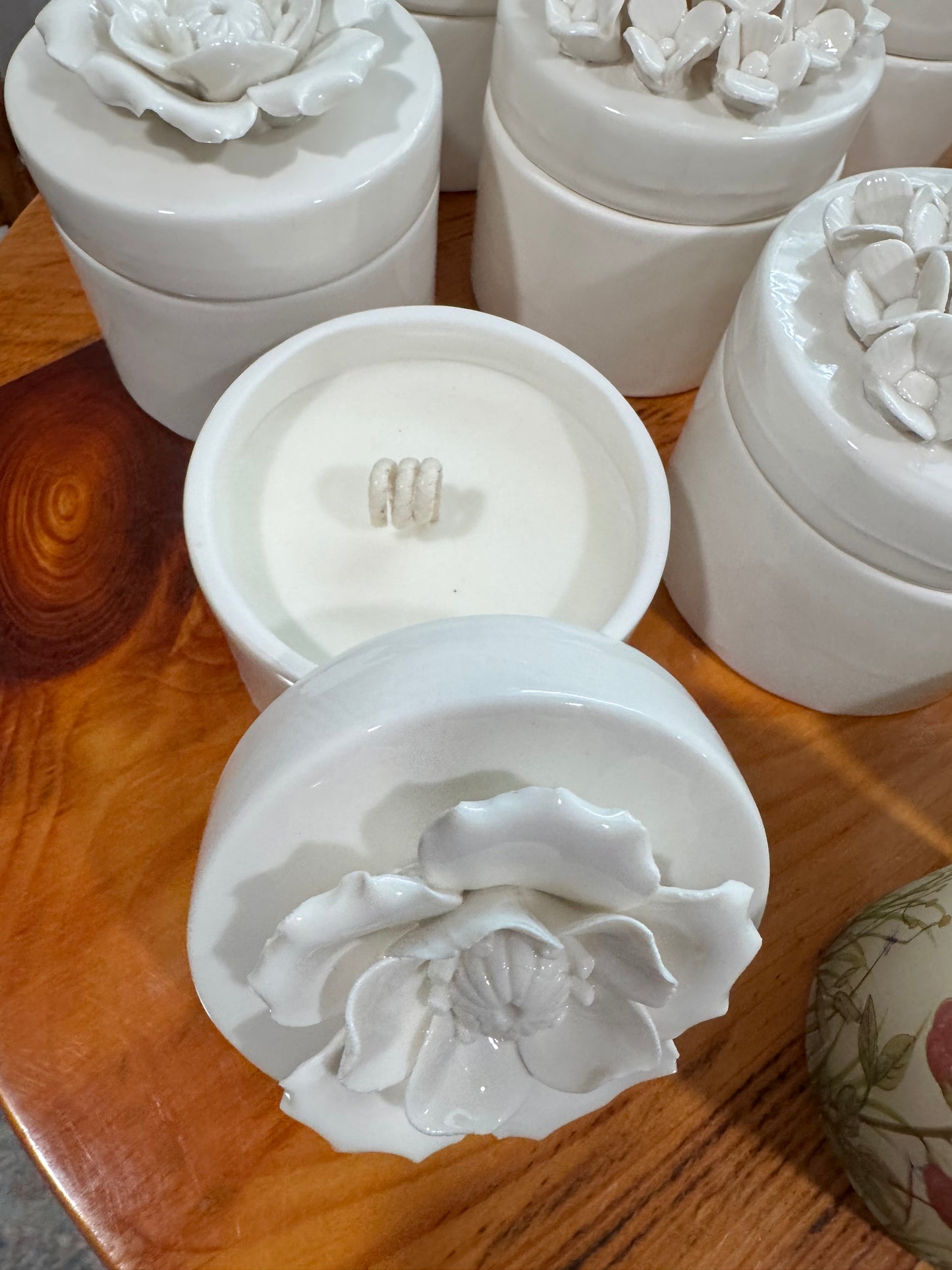 Scents OF Home scented candle in Flower Keepsake Box