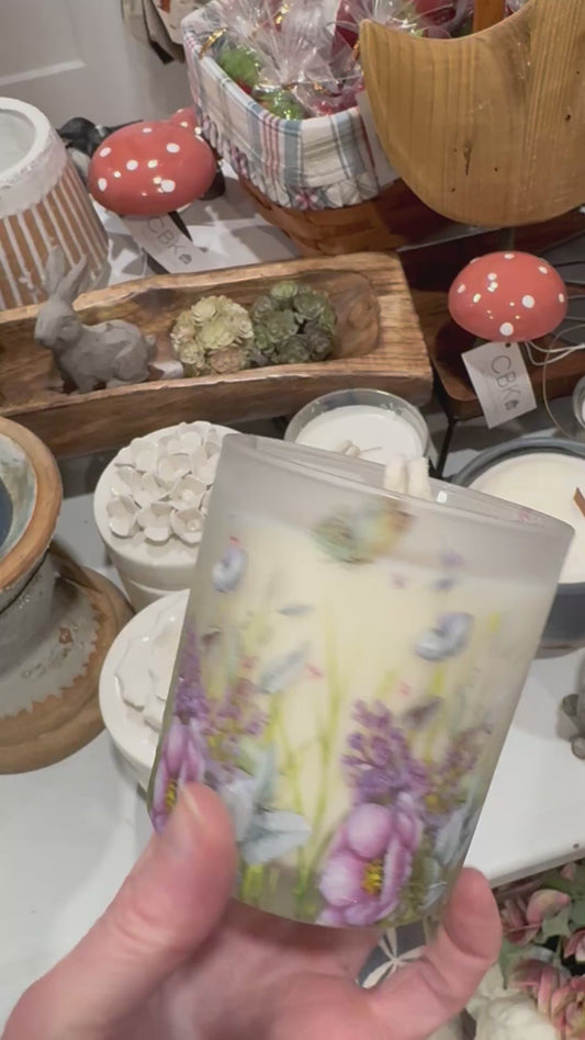 Scents OF Home scented candle in Glass Floral Motif vessel